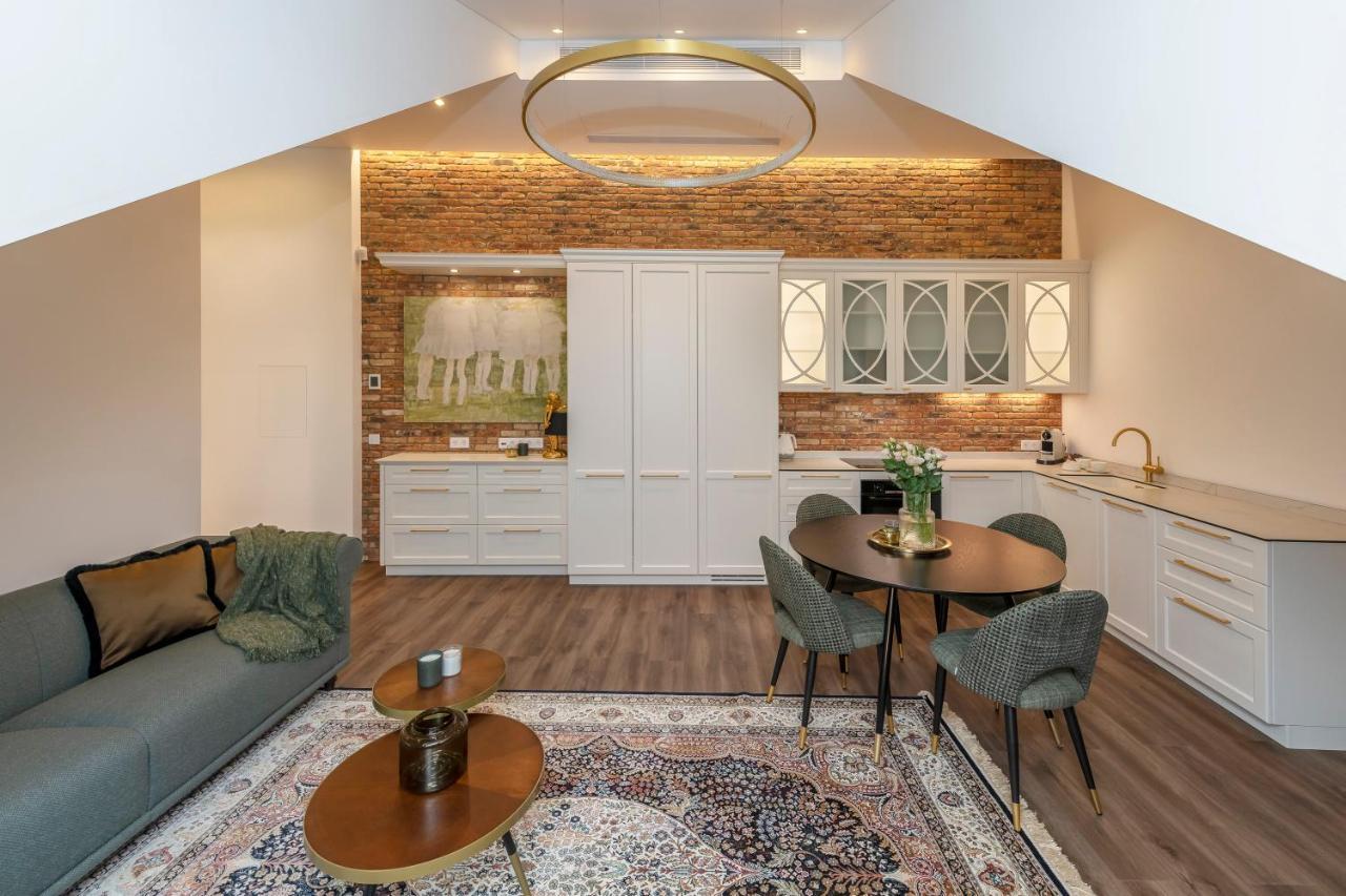 Artsy Exclusive Old Town Residence Gallery Walk Вильнюс Экстерьер фото