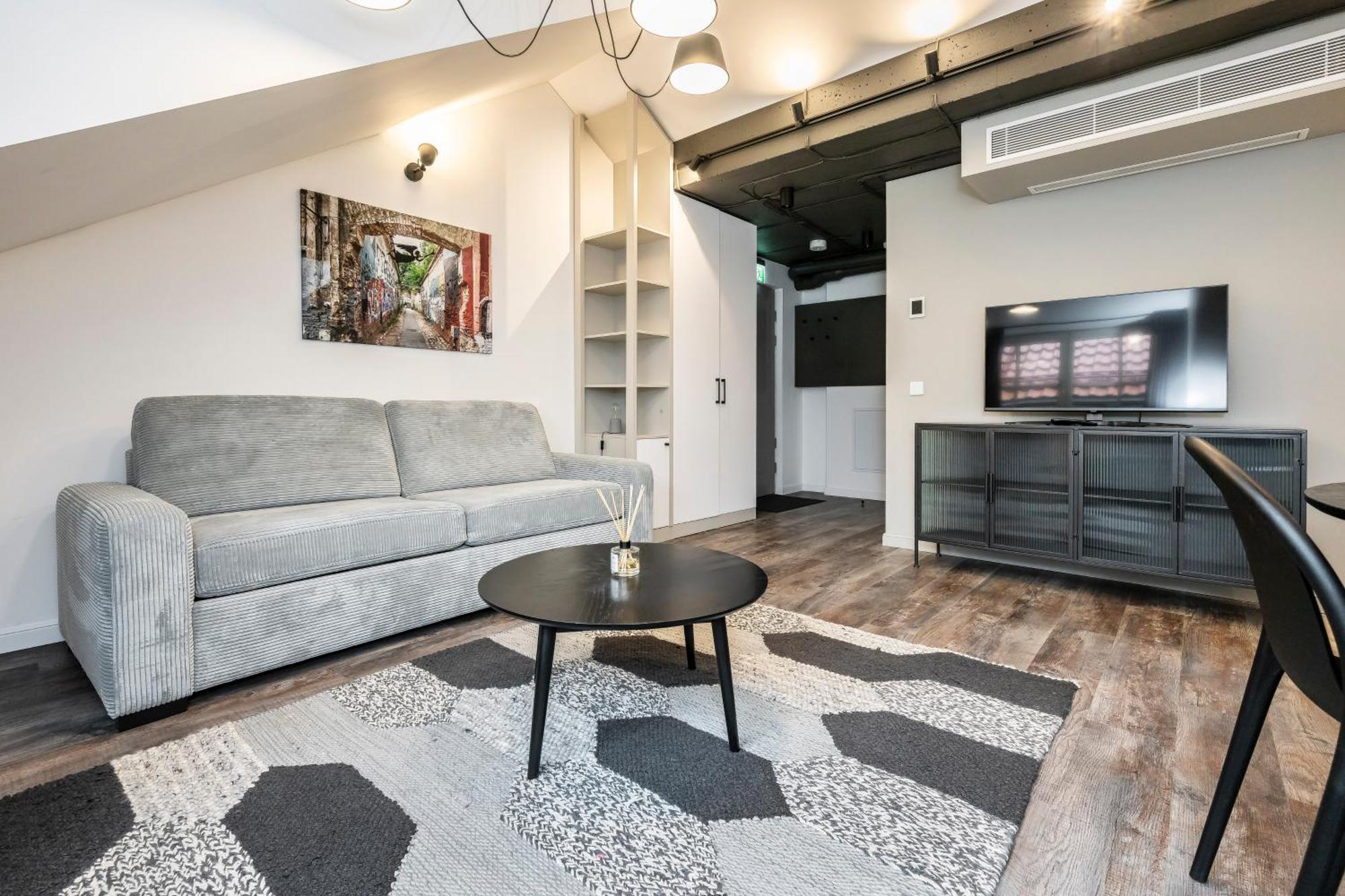 Artsy Exclusive Old Town Residence Gallery Walk Вильнюс Экстерьер фото