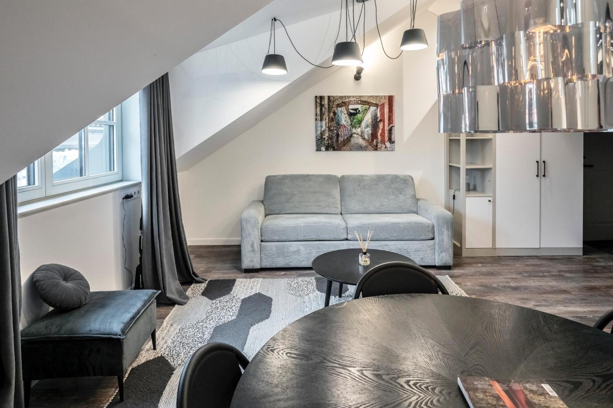 Artsy Exclusive Old Town Residence Gallery Walk Вильнюс Экстерьер фото